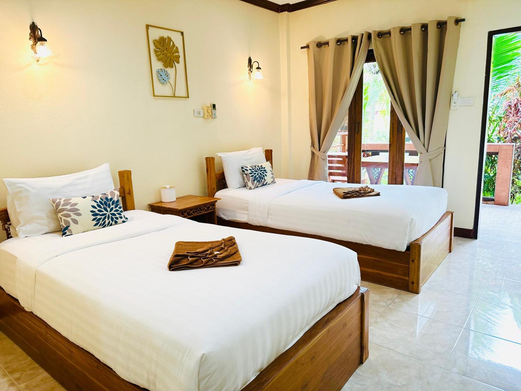 Family House Resort, Haad Rin Exterior photo
